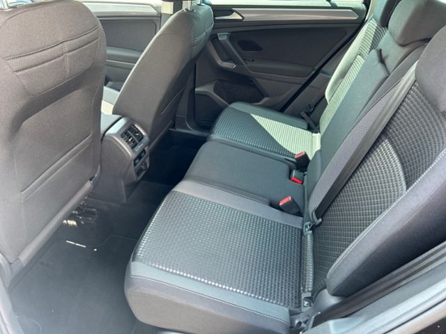 Fahrzeugabbildung Volkswagen Tiguan 2.0 TDI ACTIVE LED SHZ KLIMA APP-CONNECT