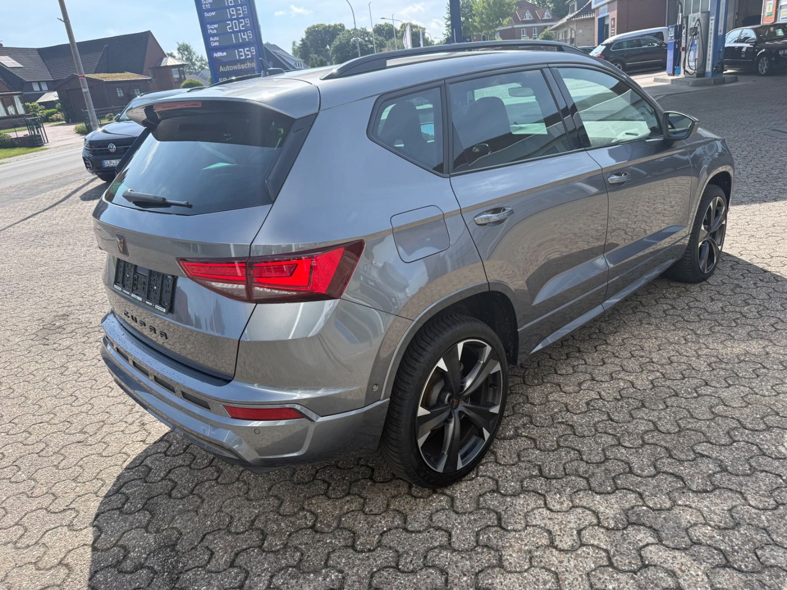 Fahrzeugabbildung CUPRA Ateca 1.5 TSI DSG ACC/Navi/SHZG/eHeck/LED/Travel