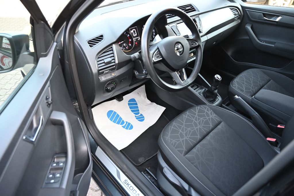 SKODA Fabia 1.0 TSI Clever Klima Navi PD Sitzh CarPlay SKODA Fabia 1.0 TSI Clever Klima Navi PD Sitzh CarPlay