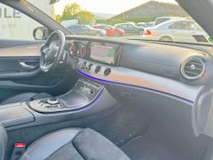 Fahrzeugabbildung Mercedes-Benz E 350 AMG Paket *PANORAMA* AHK * KAMERA