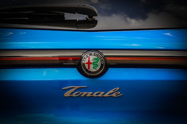 Fahrzeugabbildung Alfa Romeo Tonale 1.5 VGT 160 PS Veloce Assis+Winterp 20''