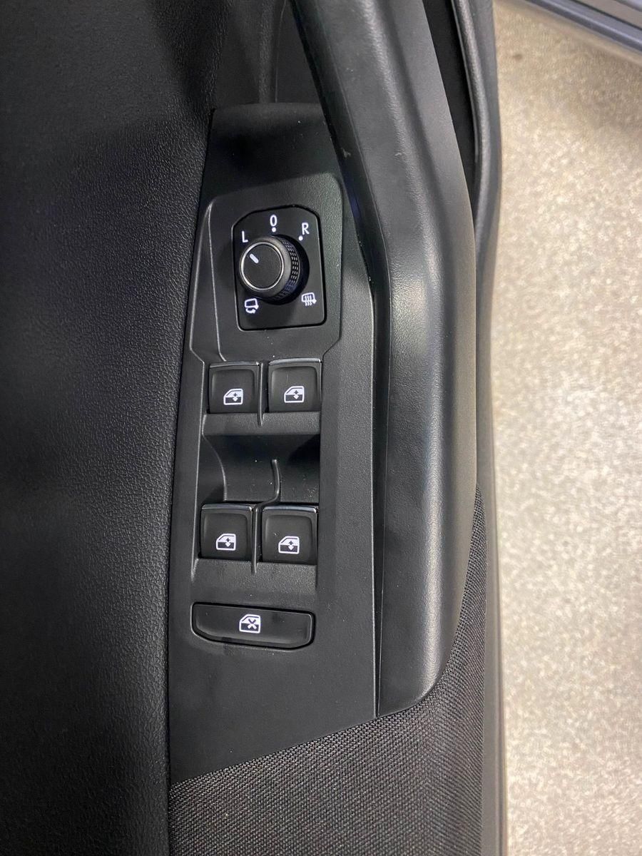 Fahrzeugabbildung Volkswagen Taigo 1.5 TSI OPF DSG R-Line+ MATRIX LED+ACC+18"