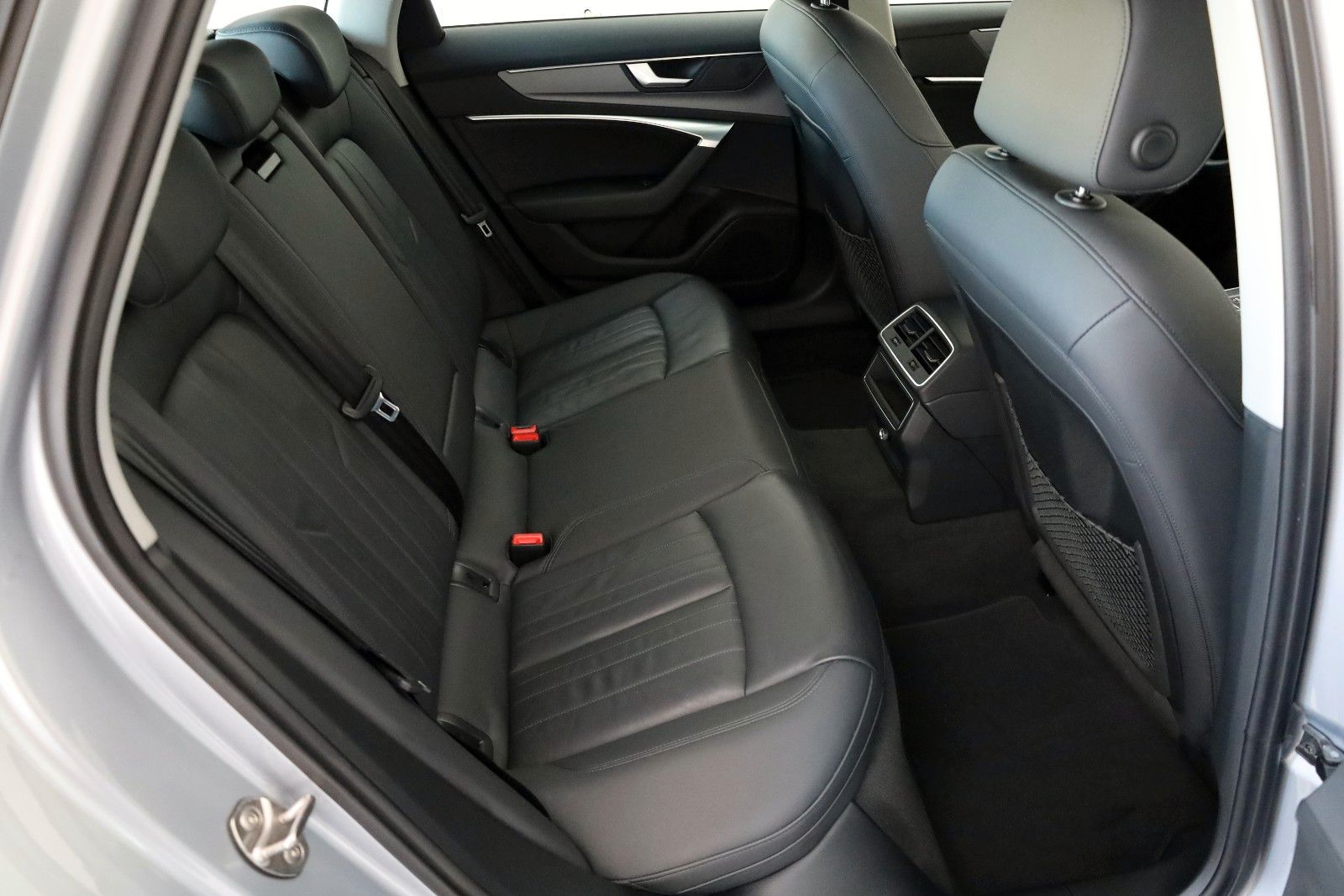 Fahrzeugabbildung Audi A6 Avant 40 TDI quattro Leder,Navi,LED,Kamer,AHK