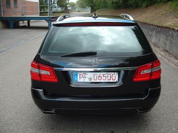 Mercedes E 220 - 8