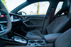 AUDI RS 3 Sportback quattro/ DYNAMIKPAKET/ INDIVIDUAL AUDI RS 3 Sportback quattro/ DYNAMIKPAKET/ INDIVIDUAL