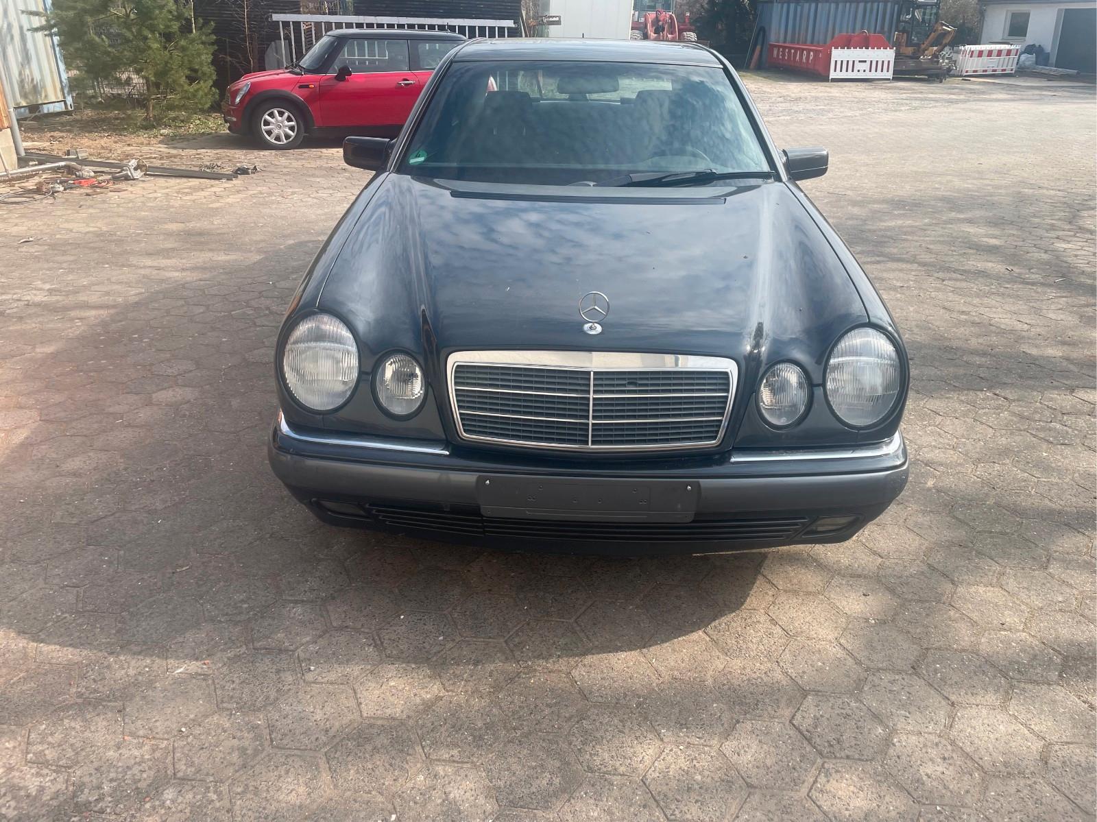 Mercedes-Benz E 280