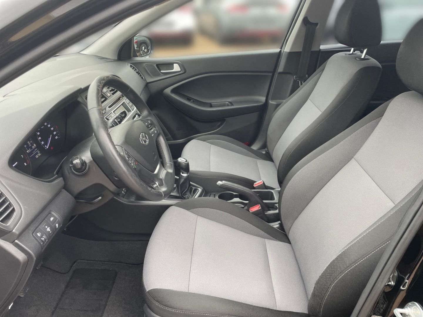 Fahrzeugabbildung Hyundai i20 1.2 Trend Sitzheizung Klima Parksensoren Alu