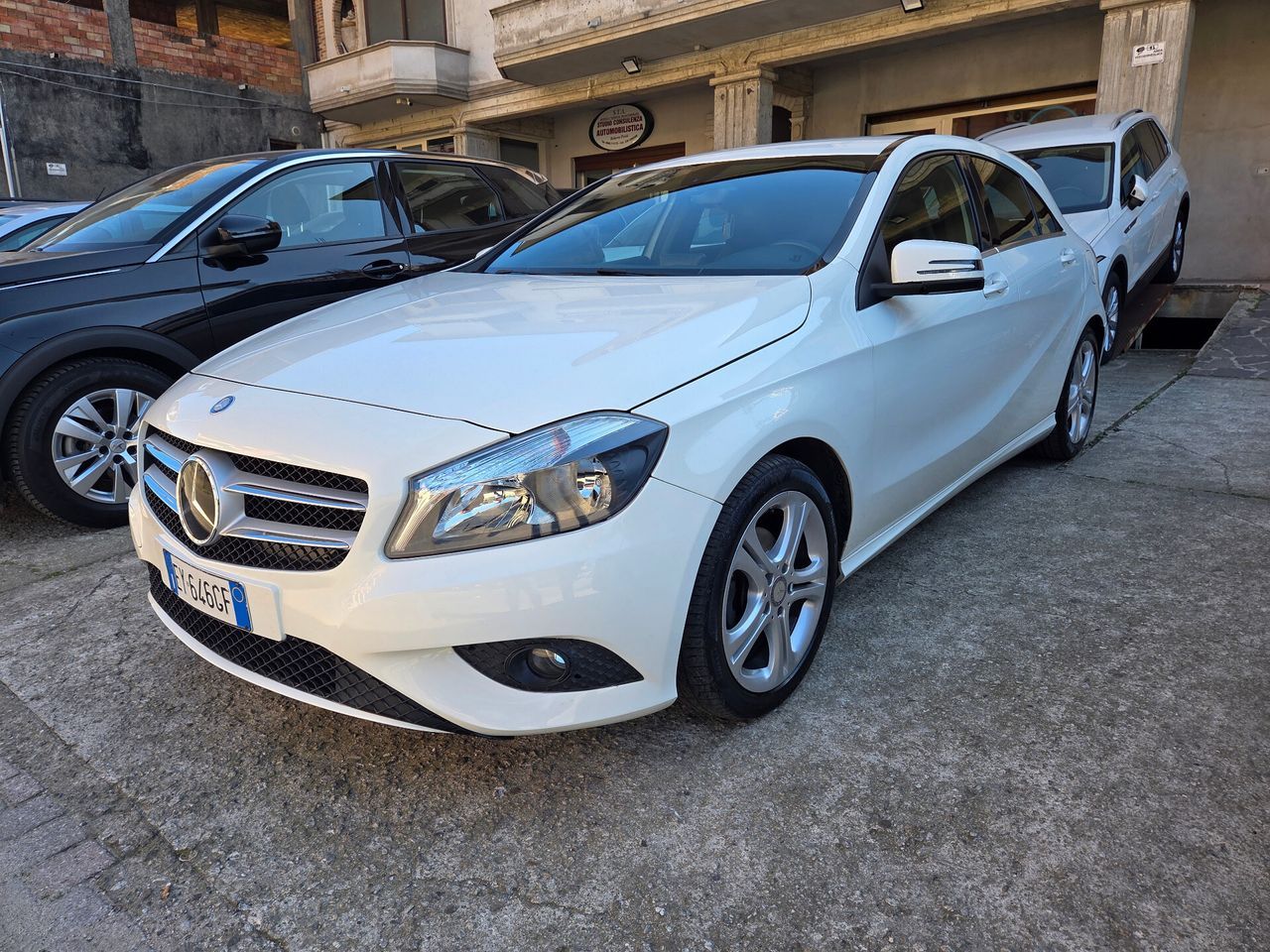 MERCEDES-BENZ A 180