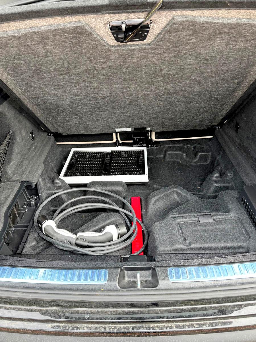 Mercedes-Benz EQC 400 4MATIC + Anhängerkuppl. + Headup Display