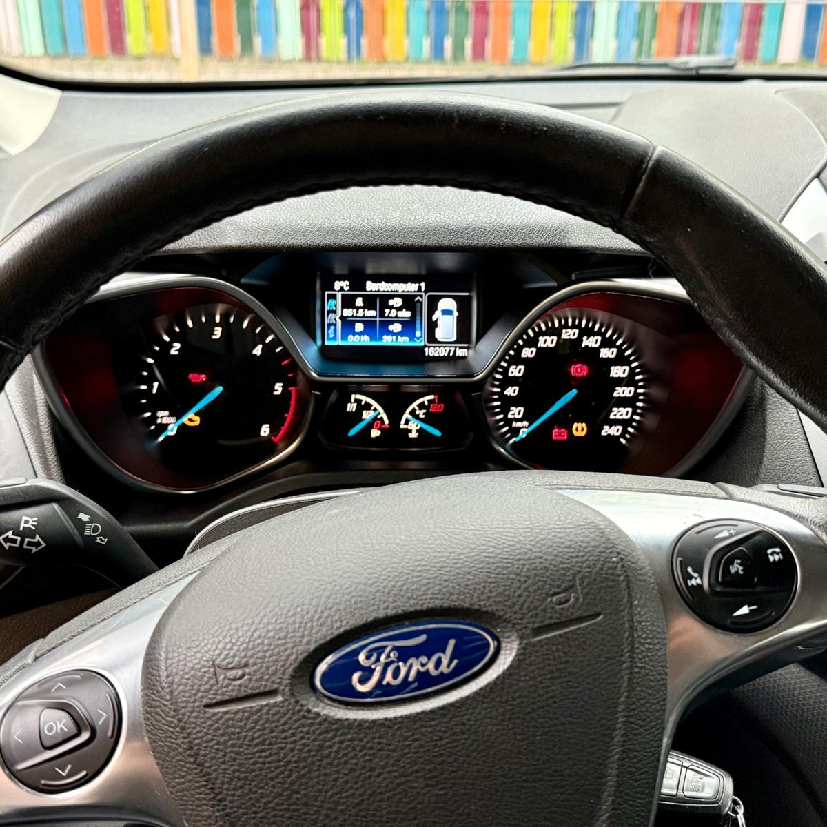 Ford Transit Connect L2 | Micro-Camper + Familie