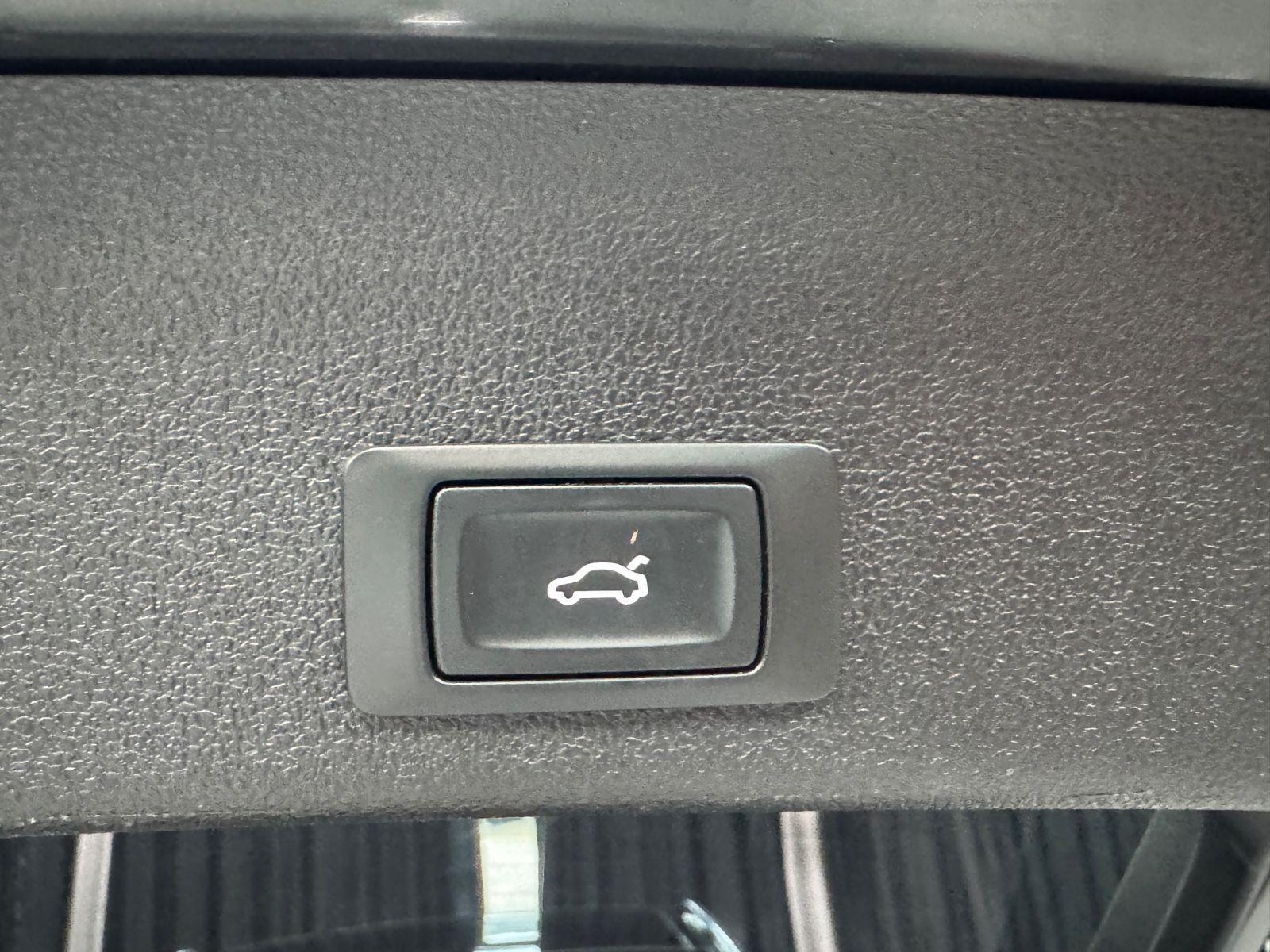 Fahrzeugabbildung Audi A6 Avant 50 TDI quattro sport|S-LINE|PANO|MATRIX