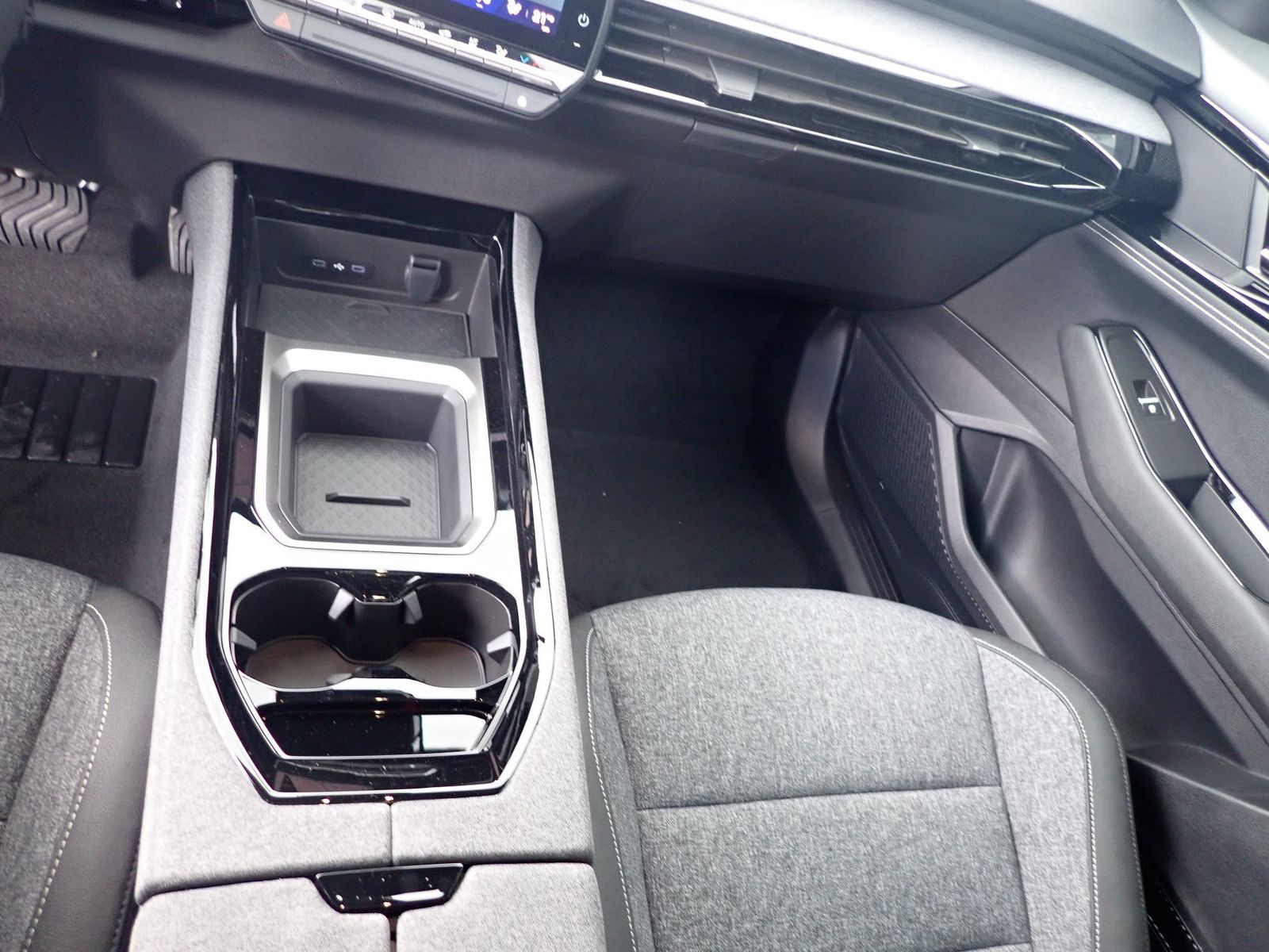 Fahrzeugabbildung Renault Austral Evolution Mild Hybrid 150 Automatik
