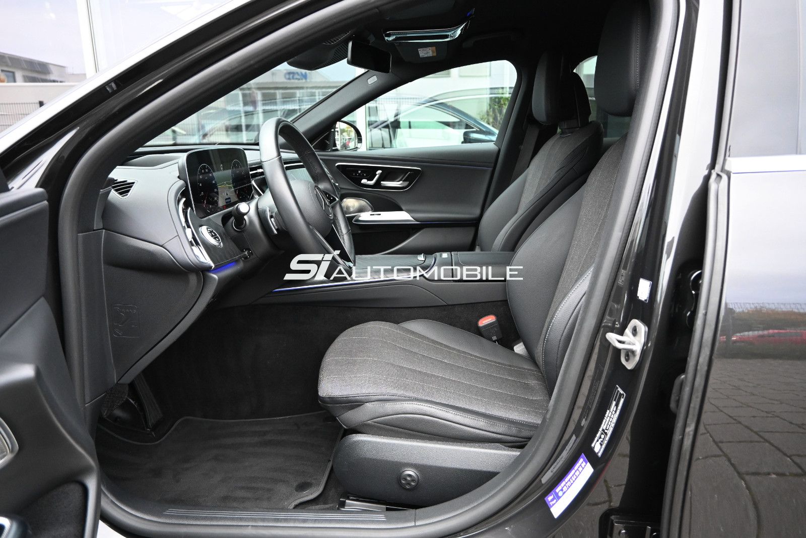 Fahrzeugabbildung Mercedes-Benz E 200 T Avantgarde °ACC°AHK°HUD°DIGITAL LIGHT°