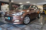 Hyundai i20 Passion/Klima/1.Hand/LHZ/SHZ/ - Hyundai i20 Gebrauchtwagen in Frankfurt