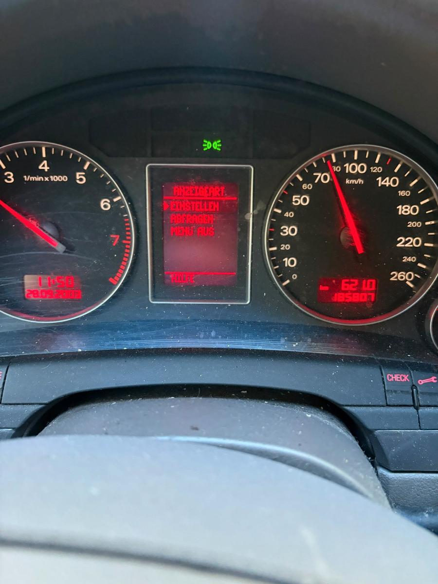 Audi A4 2004 — photo 9