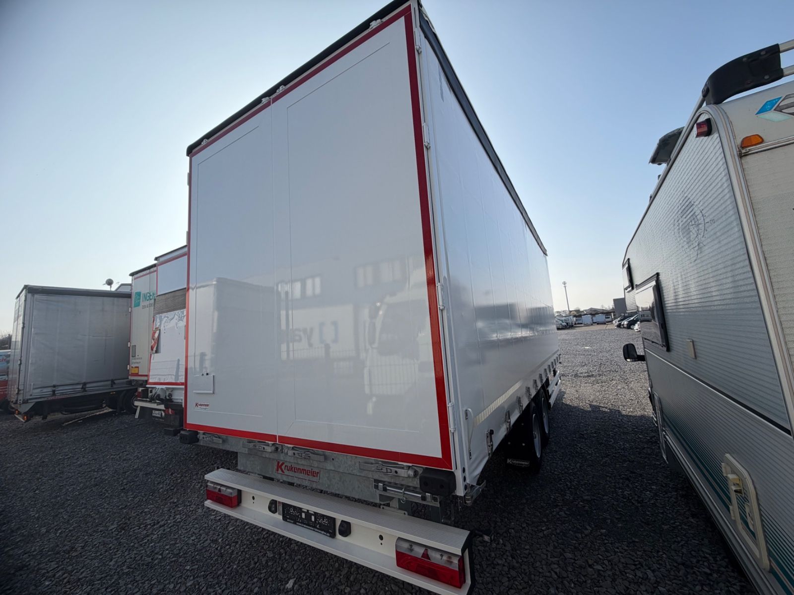 Fahrzeugabbildung Krukenmeier 10,8 t Tandem Anh. Curtainsaider