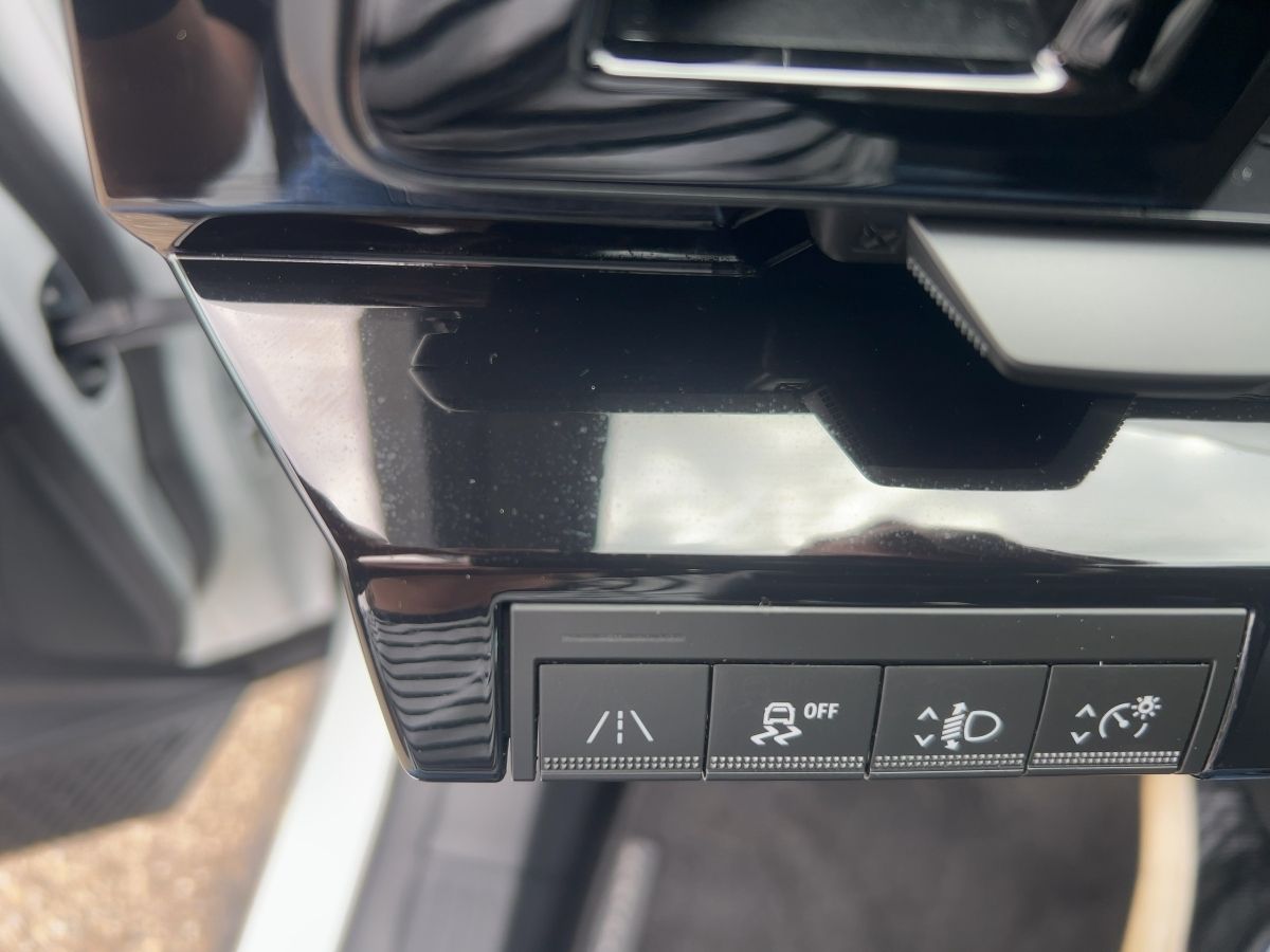 Fahrzeugabbildung Renault Austral Evolution Mild Hybrid 160 Automatik SHZ