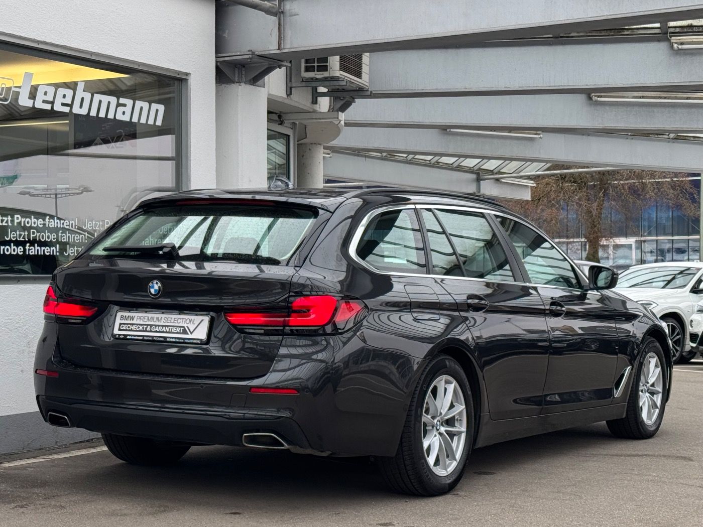 Fahrzeugabbildung BMW 530i Touring LKH/SoftClose 2 JAHRE GARANTIE