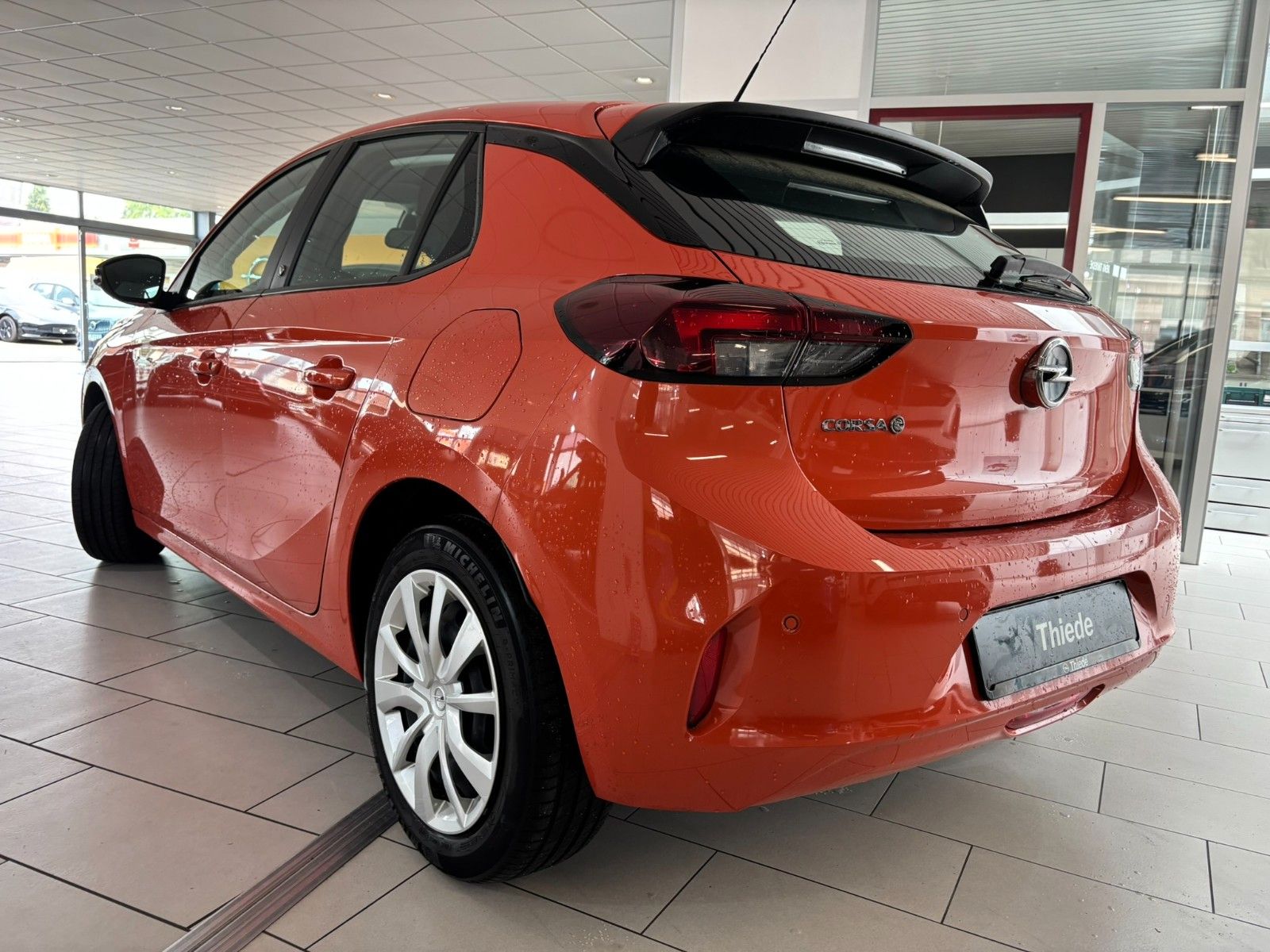Fahrzeugabbildung Opel Corsa-e F EDITION 7,4KW SHZ/PDC/NAVI/TEMPOMAT/50