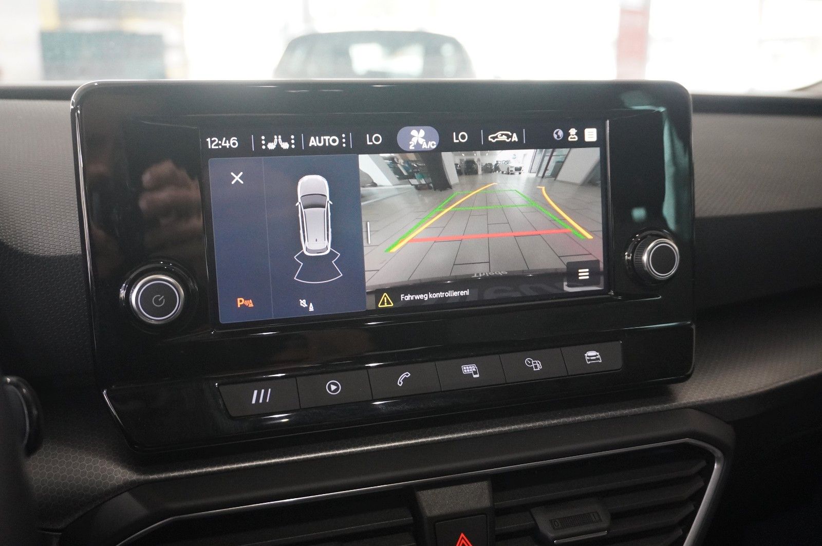 Fahrzeugabbildung SEAT Leon ST 2.0 TSI STYLE NAVI/LED/KAMERA/VIRT./DAB+