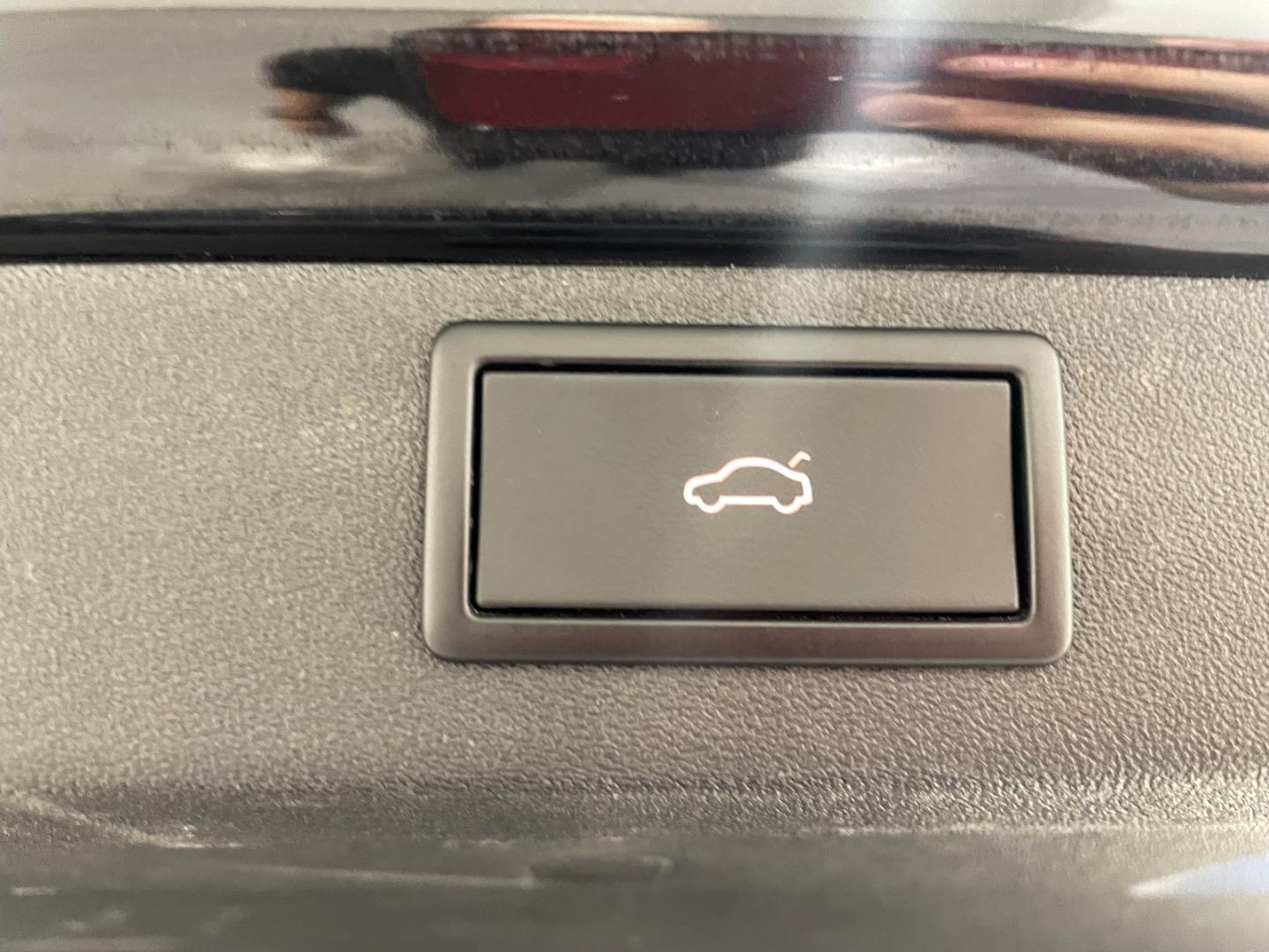 Skoda Enyaq 80 Loft Teilleder Navi LED ACC Rückfahrkam