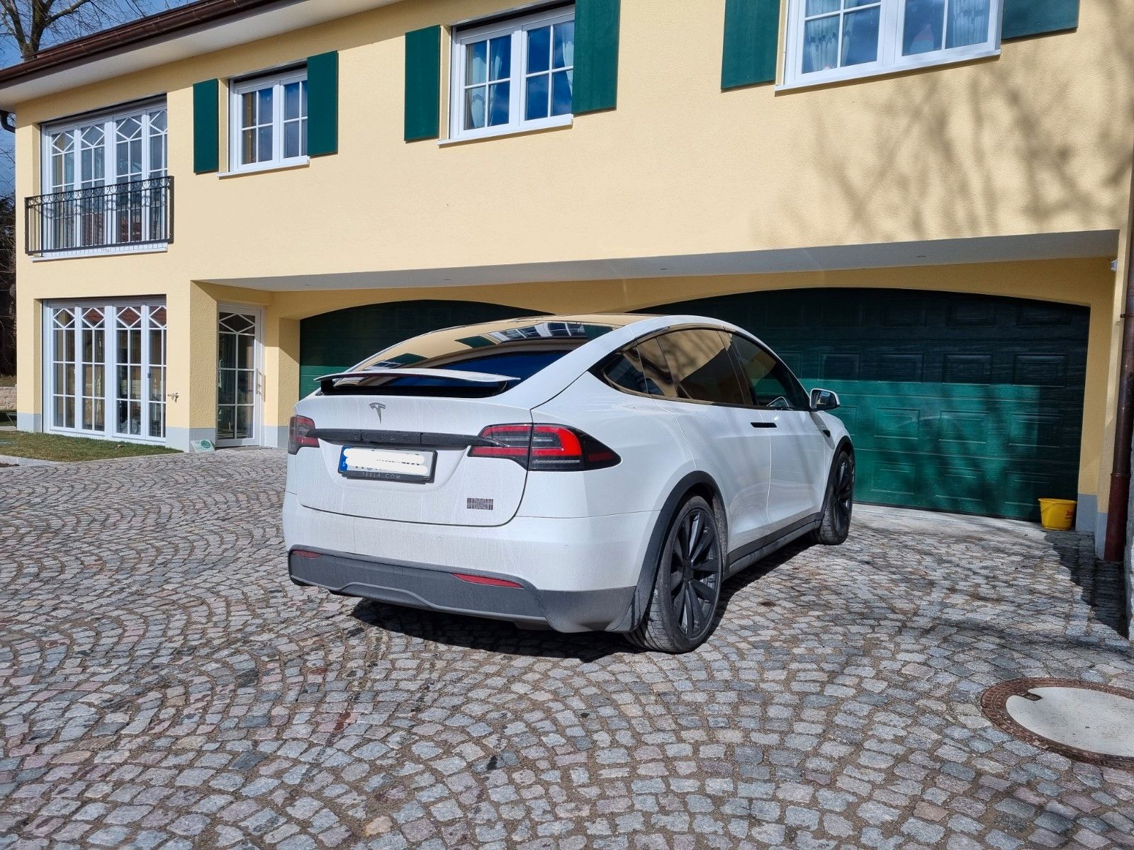 Tesla Model X - Bild 4