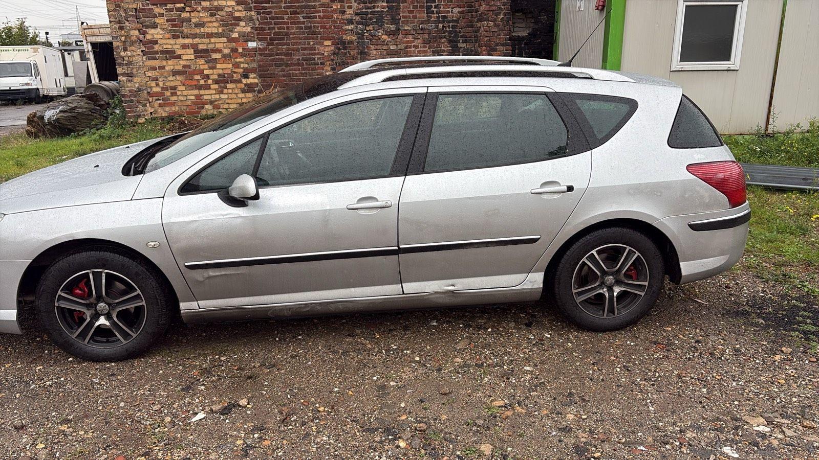 Peugeot 407 2006 — rear view