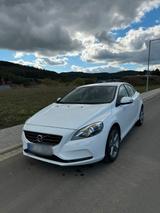 Volvo V40 T2 You! TÜV+Service Neu - Volvo: Service