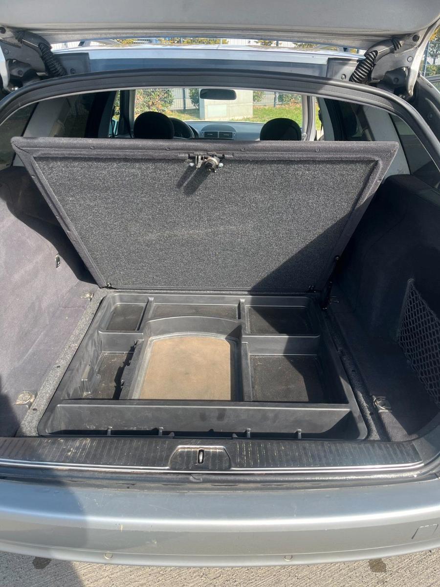 Mercedes-Benz E270 2004 — photo 11