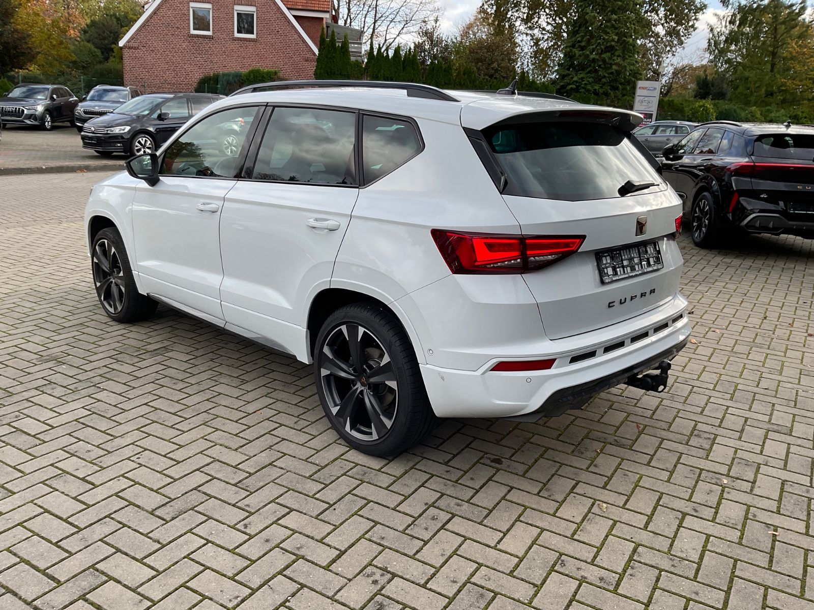 Fahrzeugabbildung CUPRA Ateca 2.0 TSI 4Drive DSG,AHK,Navi,ACC,LED