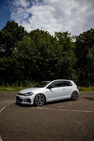 Volkswagen Golf 2.0 TSI DSG GTI Performance GTI Performance