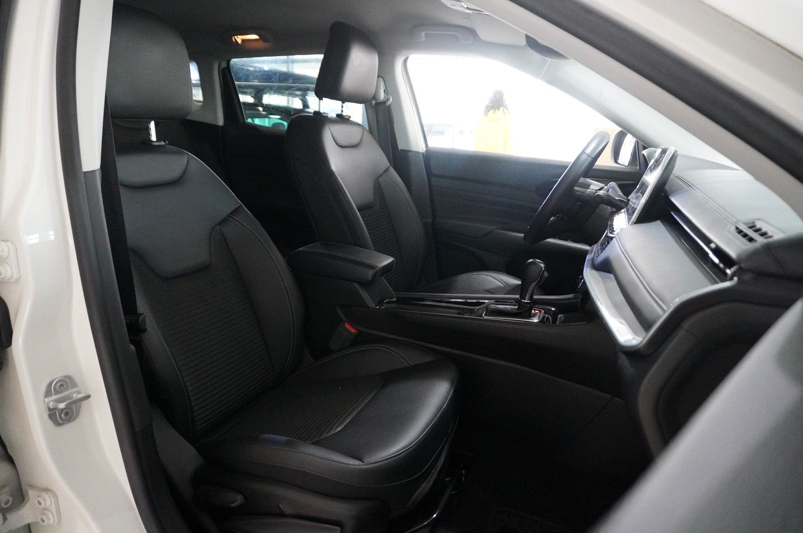 Fahrzeugabbildung Jeep Compass 1.3T GSE LIMITED NAVI/LED/360°/VIRT/DAB+