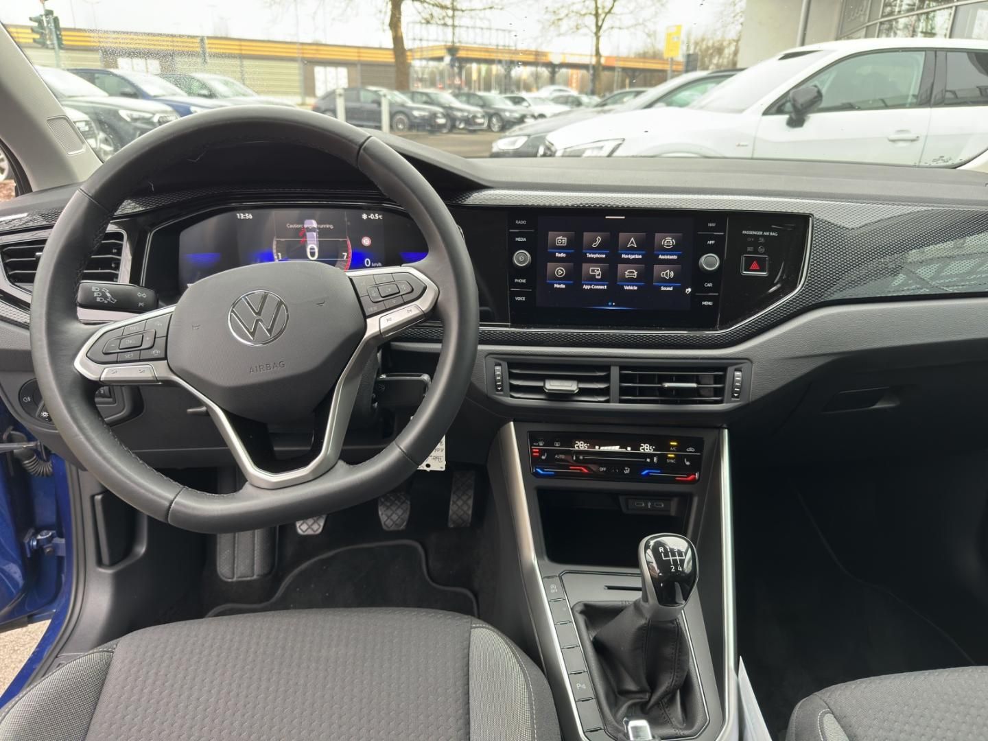 Fahrzeugabbildung Volkswagen Polo Life 1,0 l,Navi,Climatronic,SH,GRA,LED,Tele