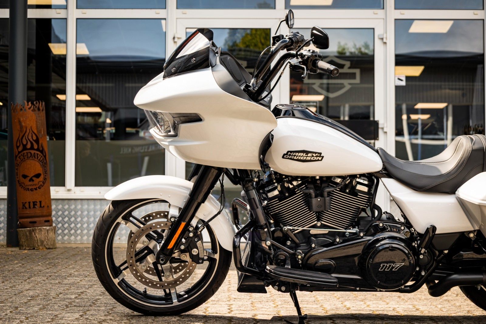 Fahrzeugabbildung Harley-Davidson ROAD GLIDE FLTRX 117cui - Screamin Eagle Auspuff