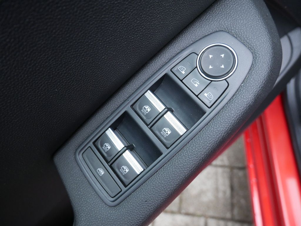 Fahrzeugabbildung Renault Clio R.S.-Line Edition TCe 100