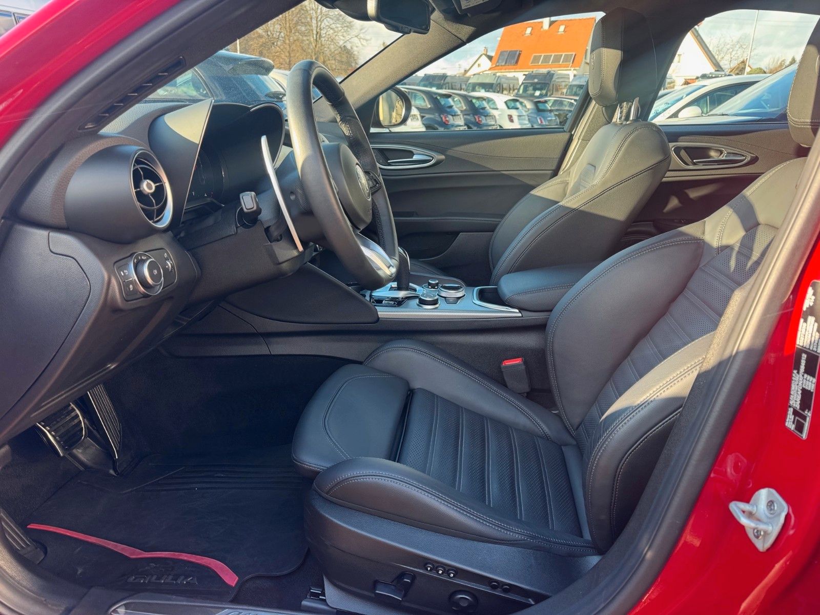 Fahrzeugabbildung Alfa Romeo Giulia Veloce 2.0 280PS Q4 Navi Kamera Memory