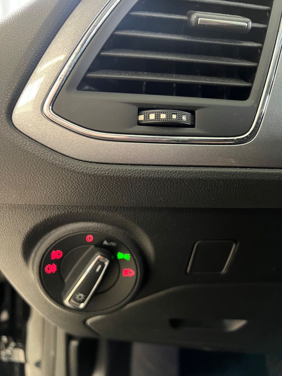 Fahrzeugabbildung SEAT Leon ST FR 2.0 TDI DSG AUTOMATIK *LED*1.HAND*