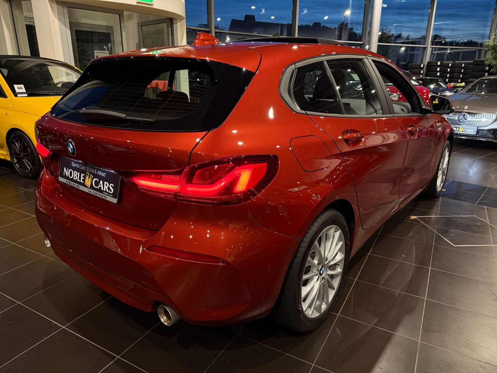 Fahrzeugabbildung BMW 120 i Advantage PANO AHK LED NAVI