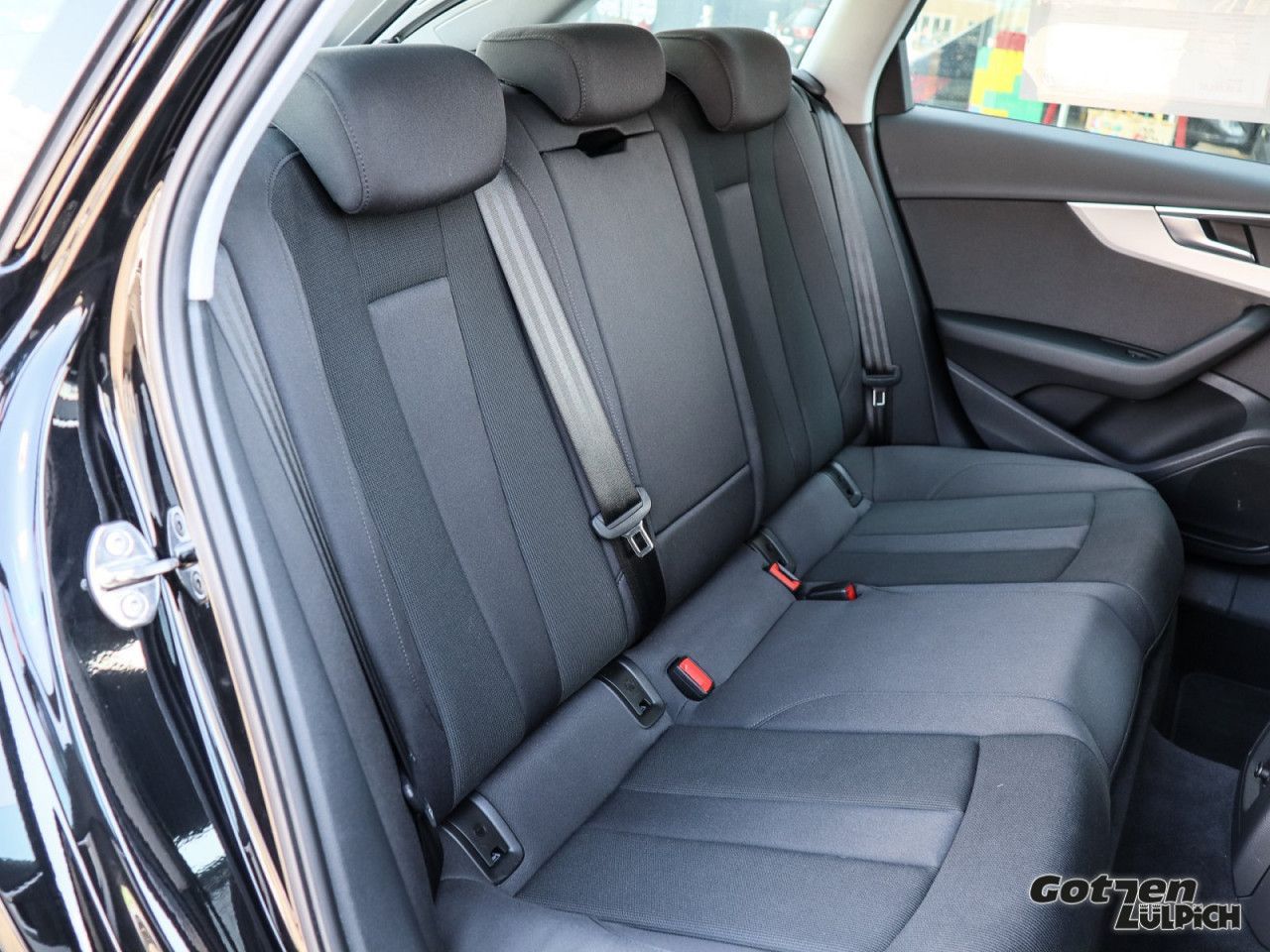 Fahrzeugabbildung Audi A4 Avant 35 TDI advanced Navi Standheizung LED