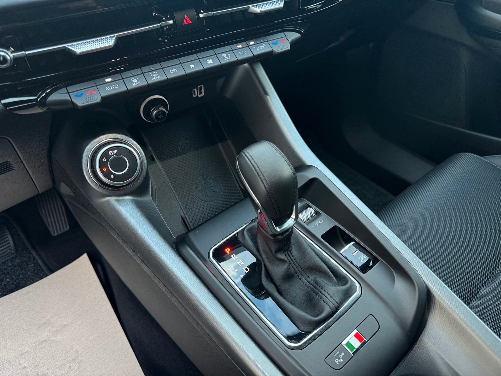 Fahrzeugabbildung Alfa Romeo Tonale-SPRINT 1.5 T 96kW (130ps) 48V-Hybrid 15kW