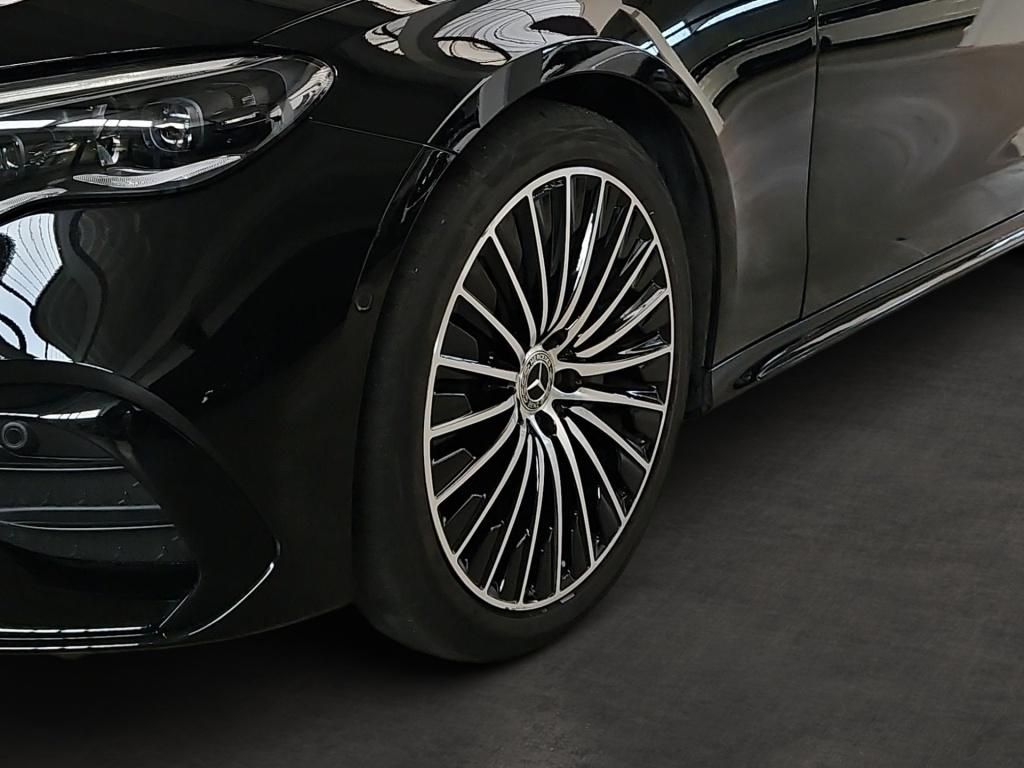 Fahrzeugabbildung Mercedes-Benz E 220 d T AMG AHK Pano Superscreen Burm.4D 360°