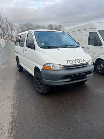 Toyota Hiace lang 4X4