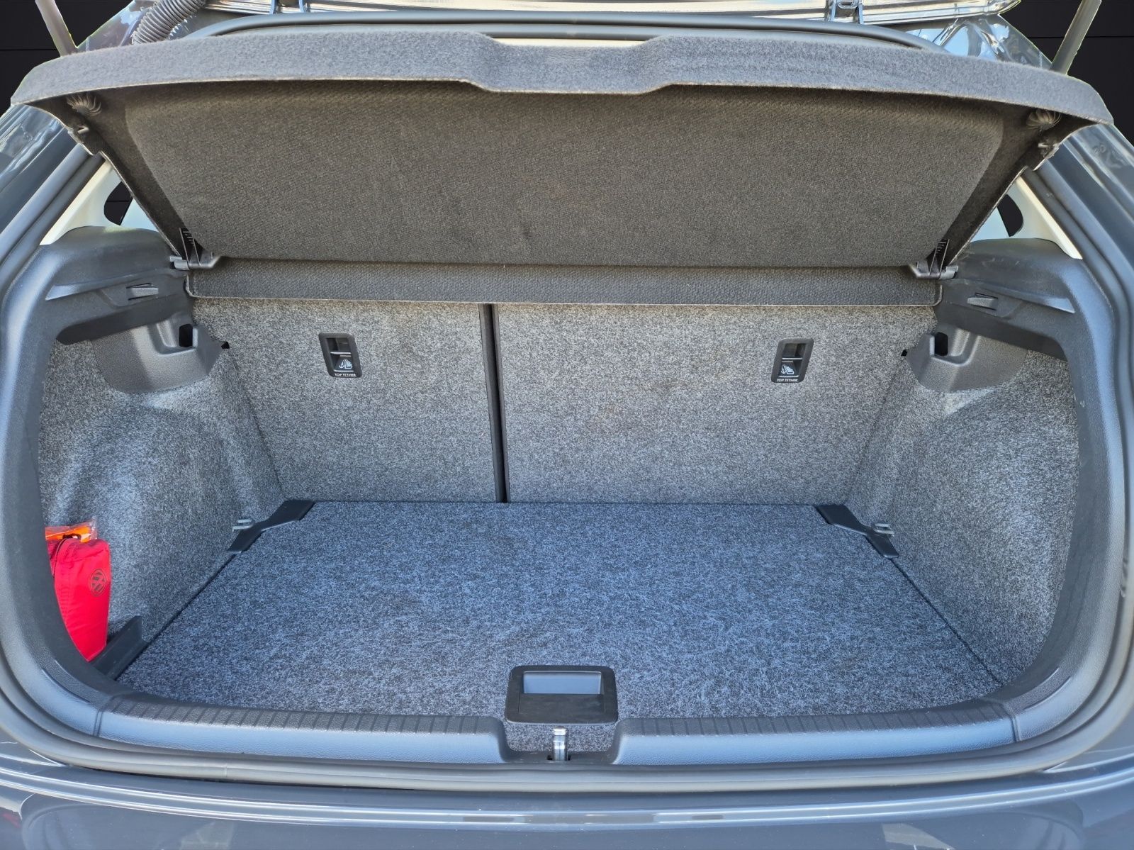 Fahrzeugabbildung Volkswagen Polo TSI Highline Navi AID RFK SH LM