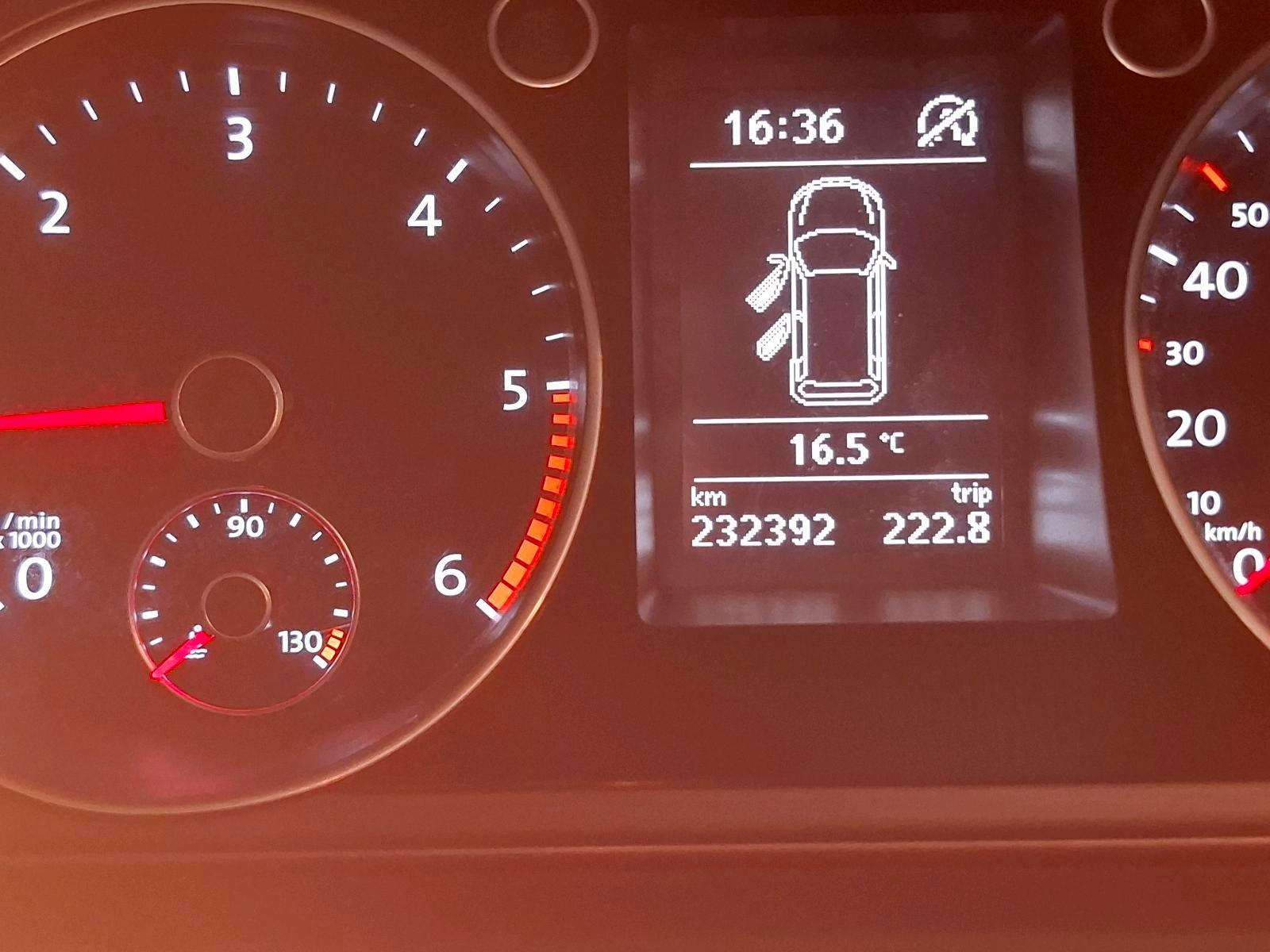 Volkswagen Passat 2012 — photo 11