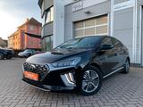 Hyundai Ioniq Style Plug-In Hybrid Pano+Infinity+Navi - Hyundai IONIQ Style mit Hybrid-Antrieb (Benzin/Elektro)