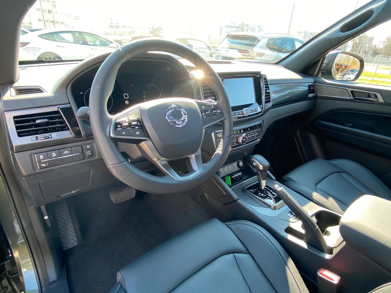 Fahrzeugabbildung Ssangyong Musso Grand 2.2d AT 4x4 BLACK LEDER+XENON+SD+DIF
