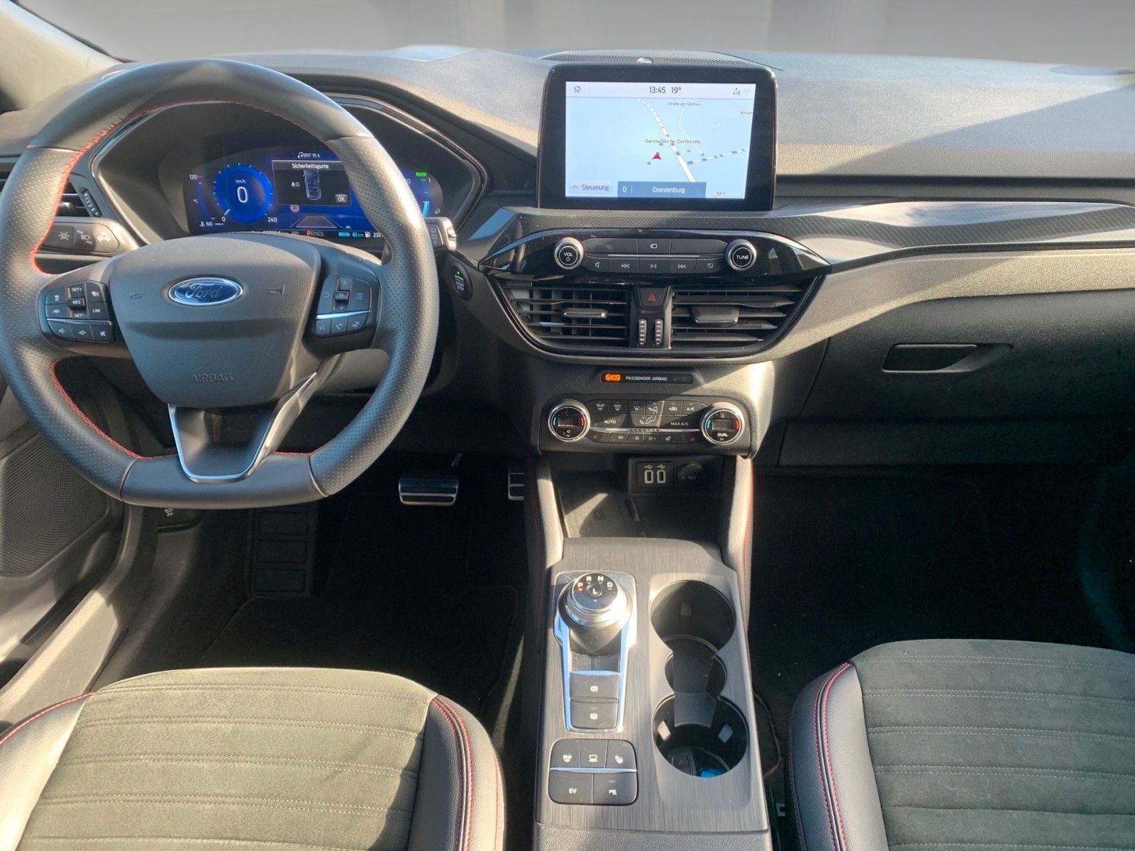 Ford Kuga 2.5 Duratec PHEV ST-LINE X – Bild 11