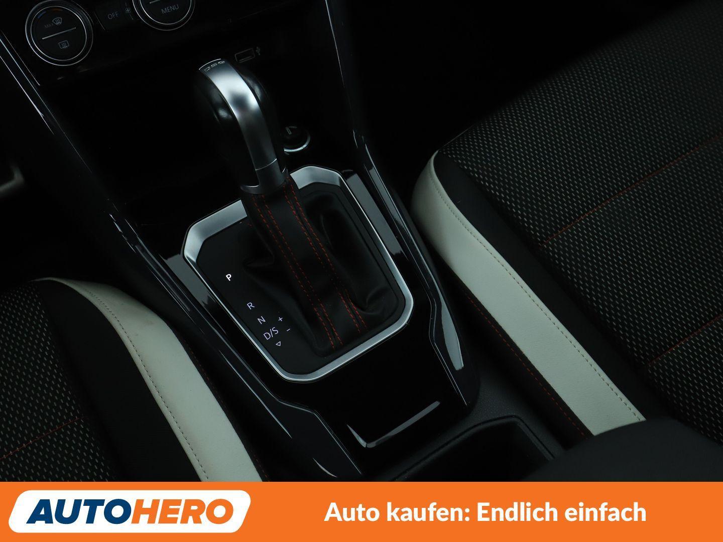 Volkswagen T-Roc 1.5 TSI ACT Sport Aut.*NAVI*LED*ACC*