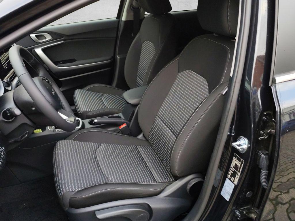 Kia Ceed SW 1.5 AT  Spirit -S- LED