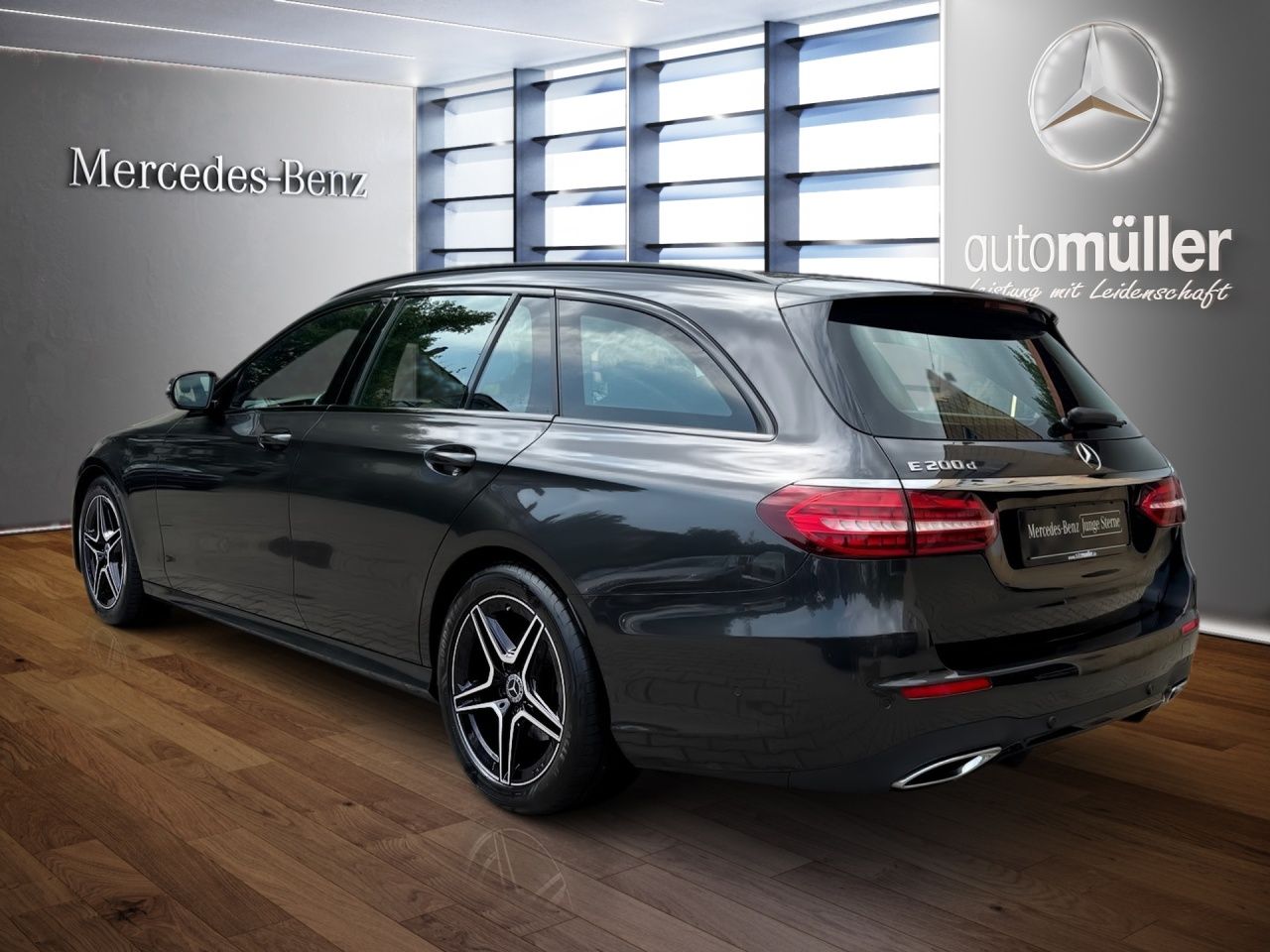 Fahrzeugabbildung Mercedes-Benz E 200 d T AMG+NIGHT+AMBIENTE+CARPLAY+EL.HECKKL++